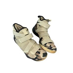 Nike LeBron Zoom Soldier 11 Camo Basketball Shoes 897644-200 Mens Size 9.5